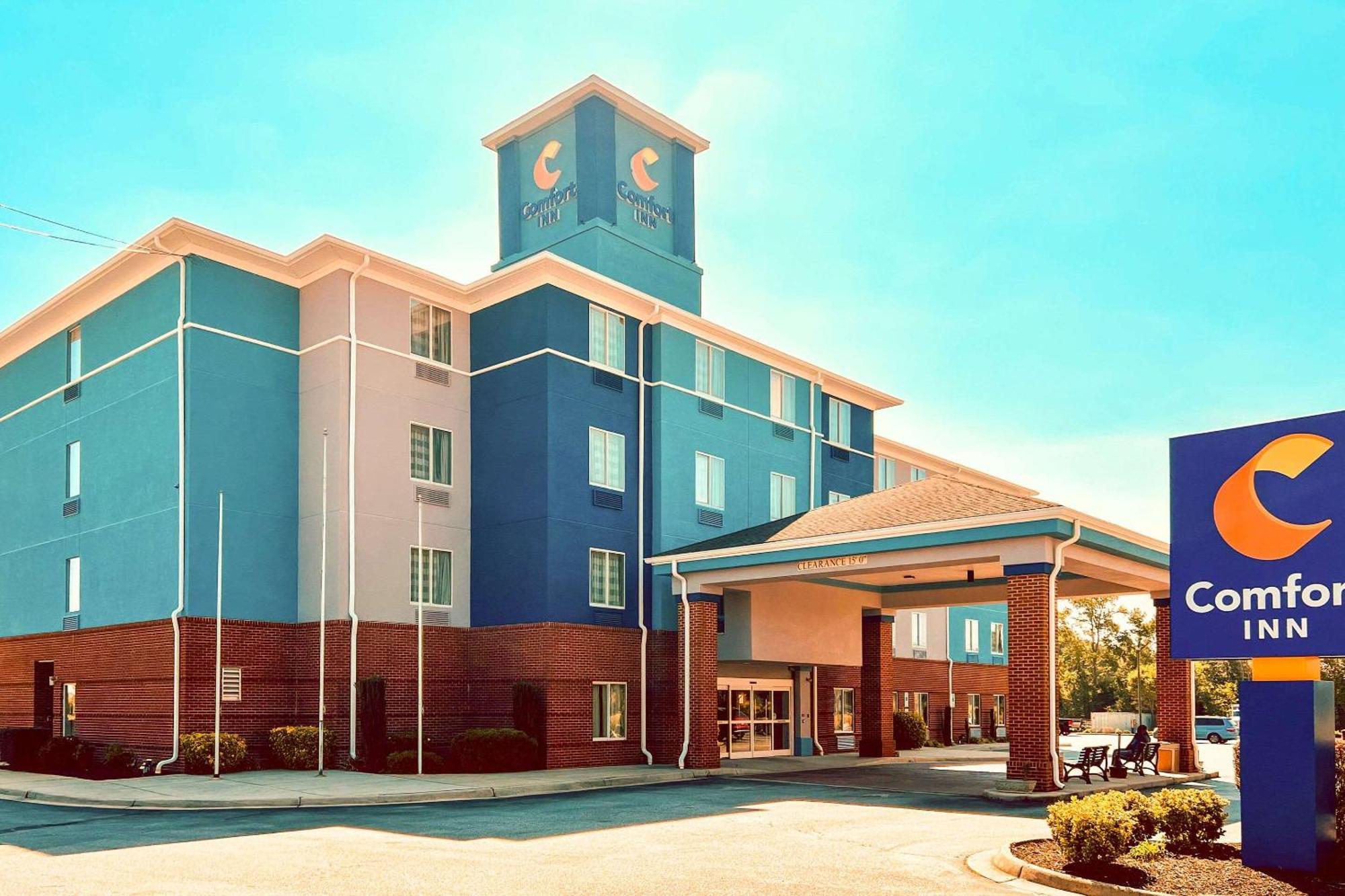 Comfort Inn Емпория Екстериор снимка