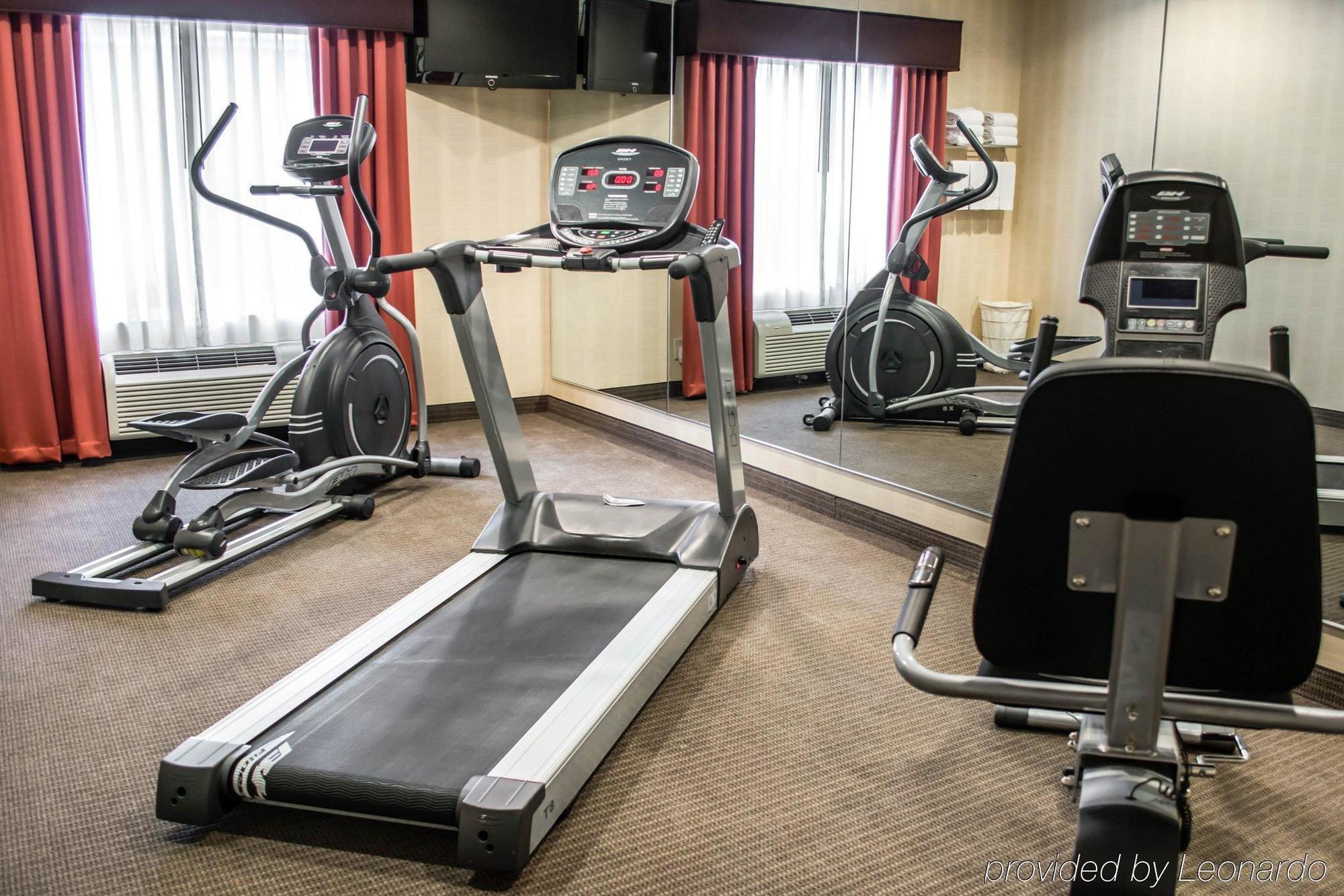 Comfort Inn Емпория Екстериор снимка