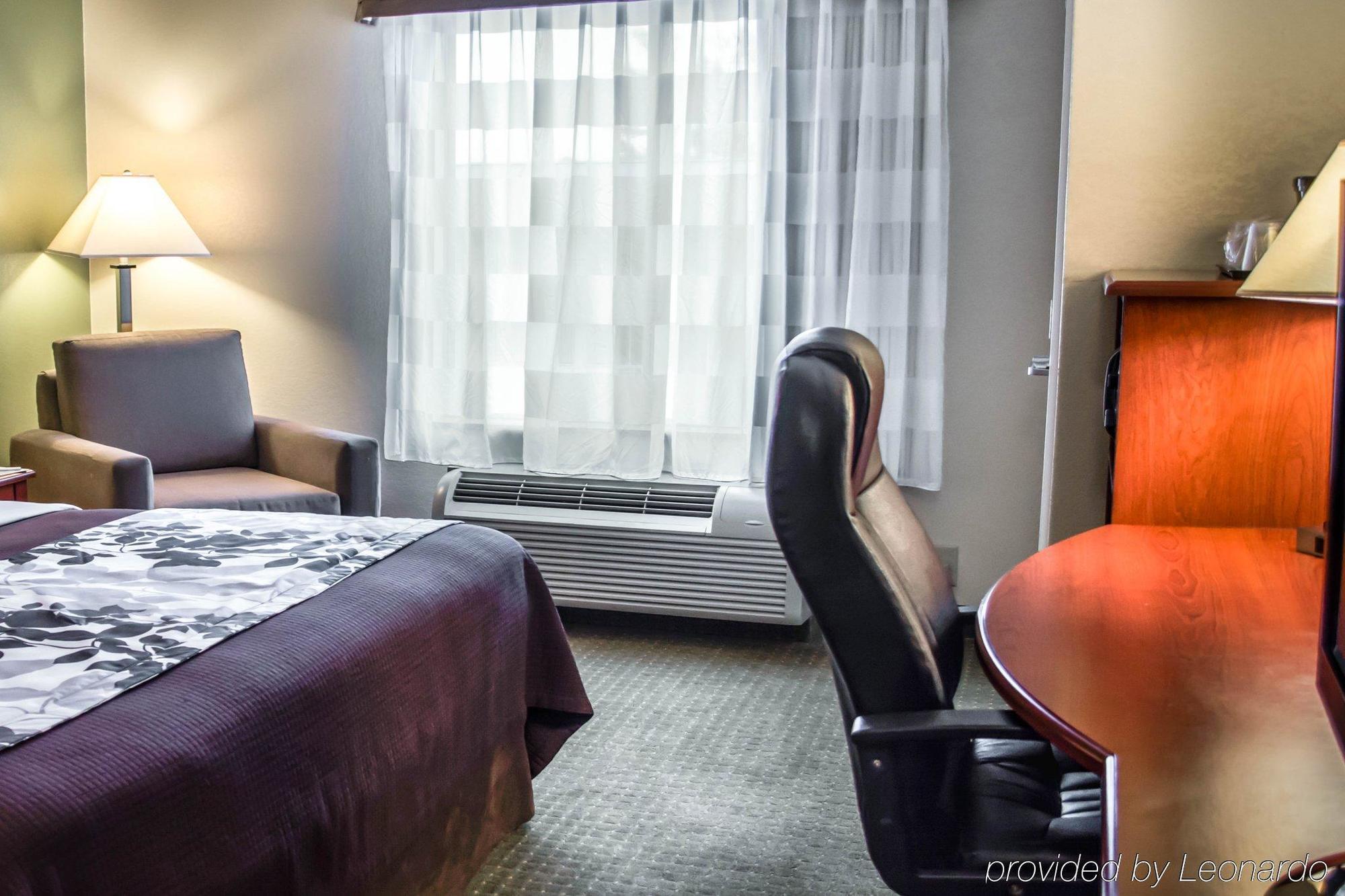 Comfort Inn Емпория Екстериор снимка