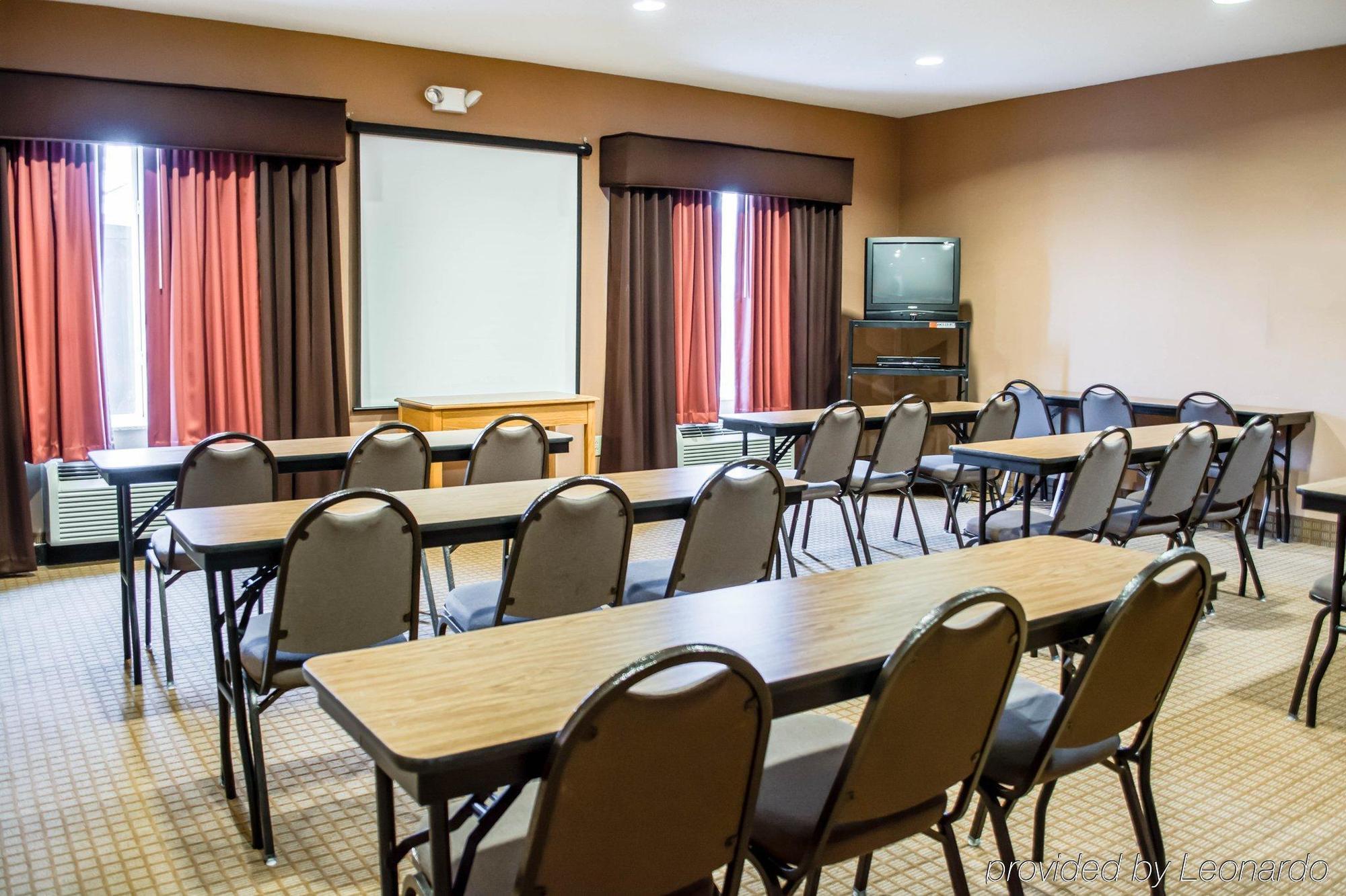 Comfort Inn Емпория Екстериор снимка