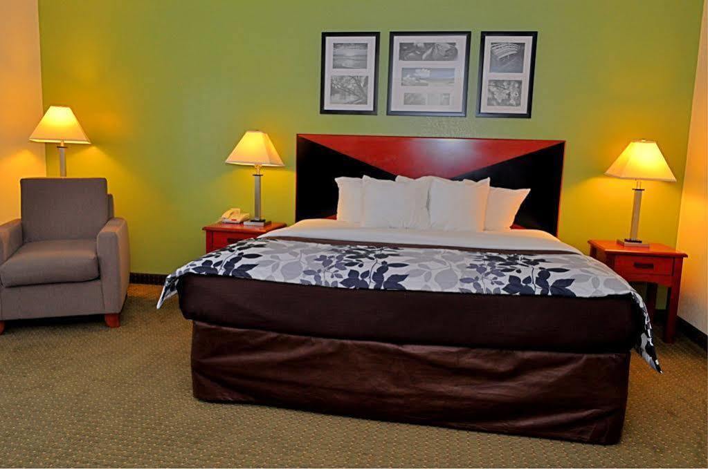 Comfort Inn Емпория Екстериор снимка