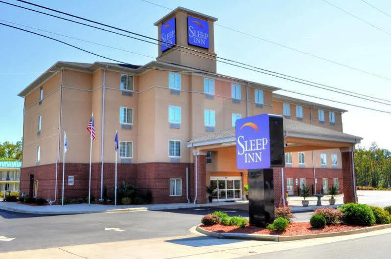 Comfort Inn Емпория Екстериор снимка