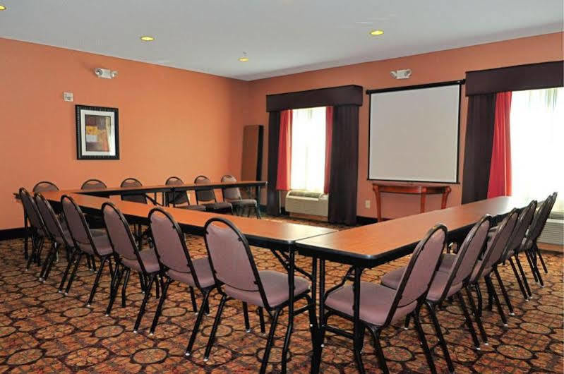 Comfort Inn Емпория Екстериор снимка